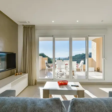 Lirios Hills Sea View *